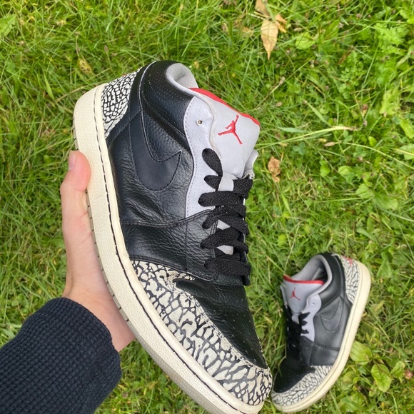 *Hosh Pick* Jordan 1 Low “Phat” Black Cement - Picture 1 of 4